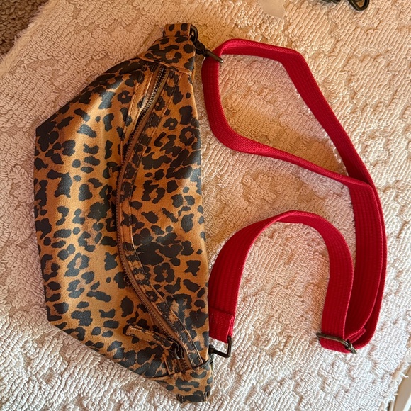 Marine Layer Leopard Print Belt Bag/Fanny Pack - Picture 2 of 5